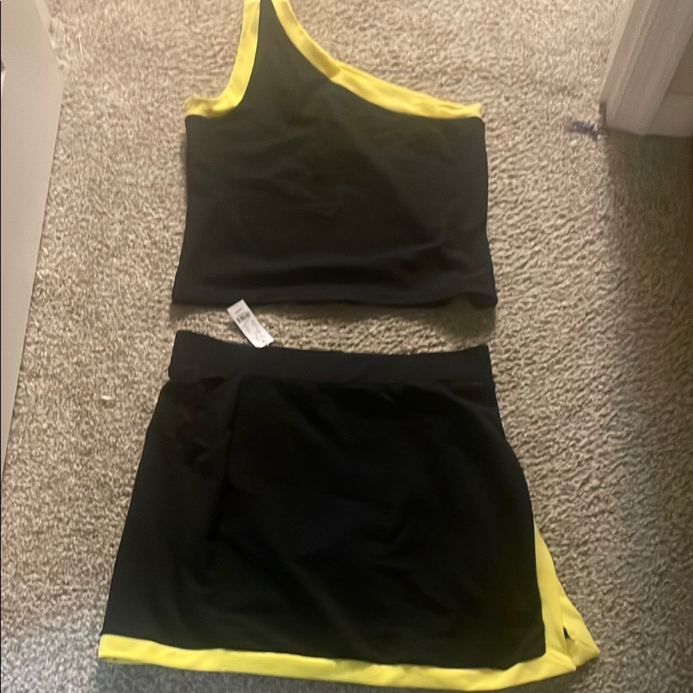 New York & Company Black and Yellow Mini Skirt Set Night Out - Picture 4 of 5